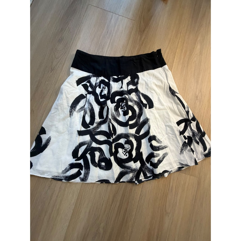 Mossimo Black and White Abstract Floral Brushstroke A-Line Mini Skirt Side Zip